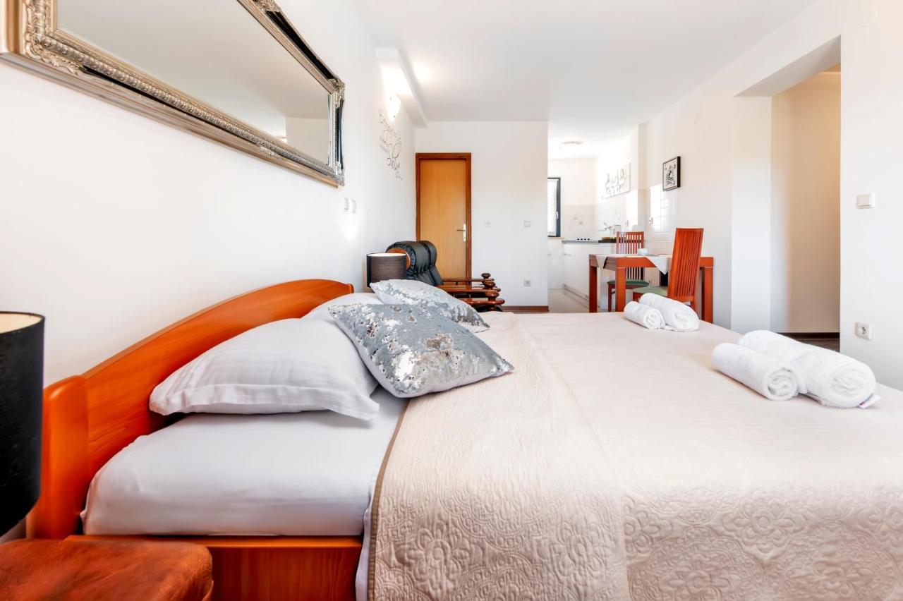 Guest House Casa Santin Rovinj Exterior photo